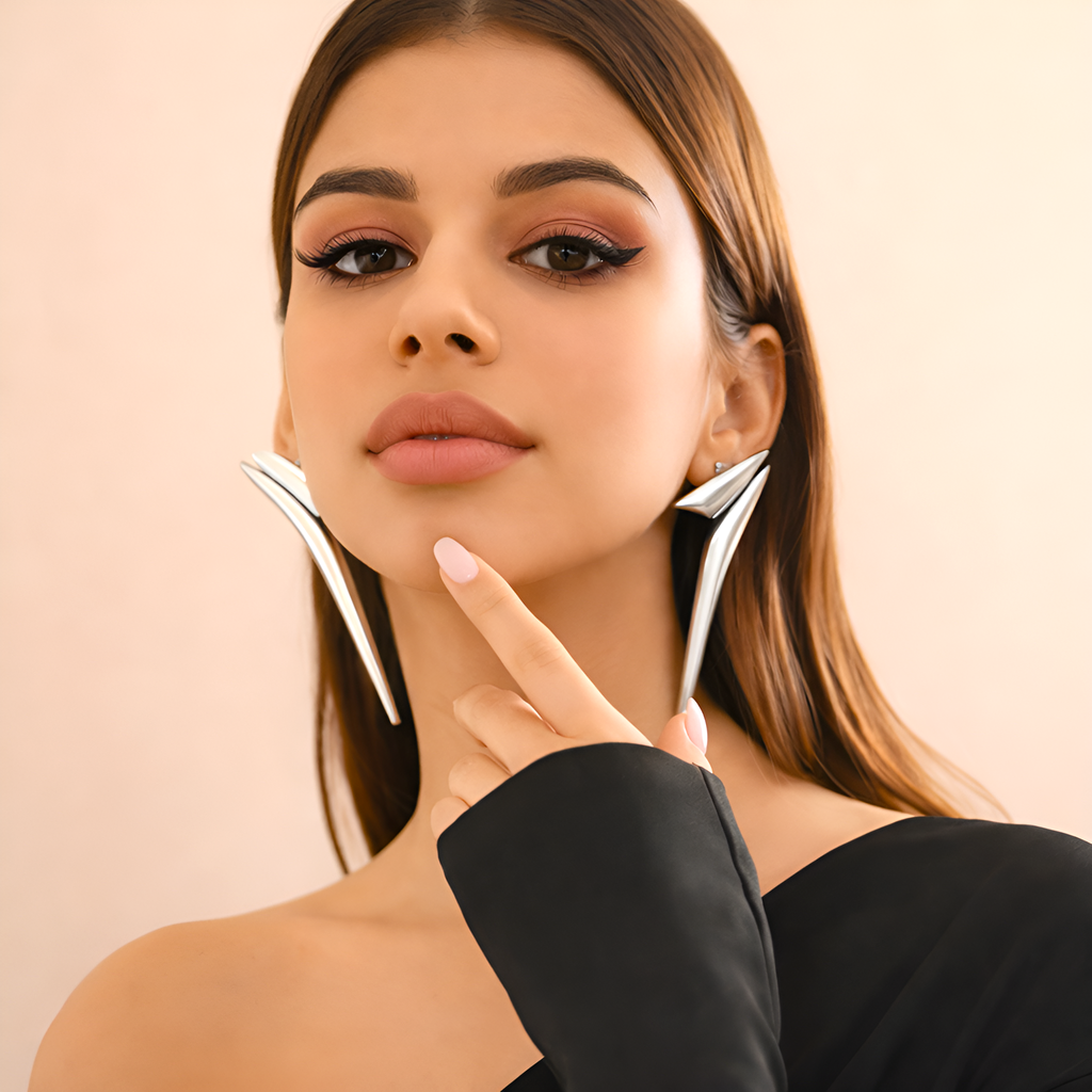 Arcé Point Earrings