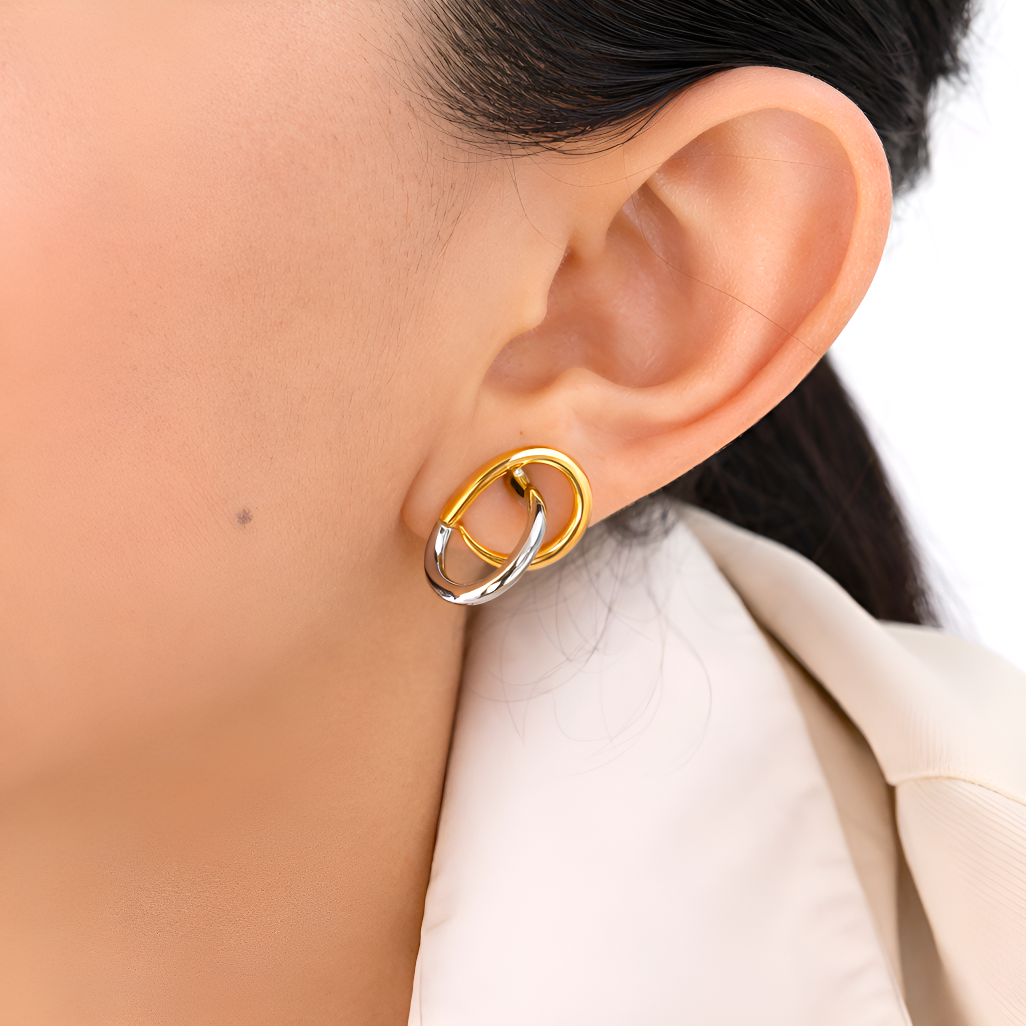 Aris Interlock Earrings
