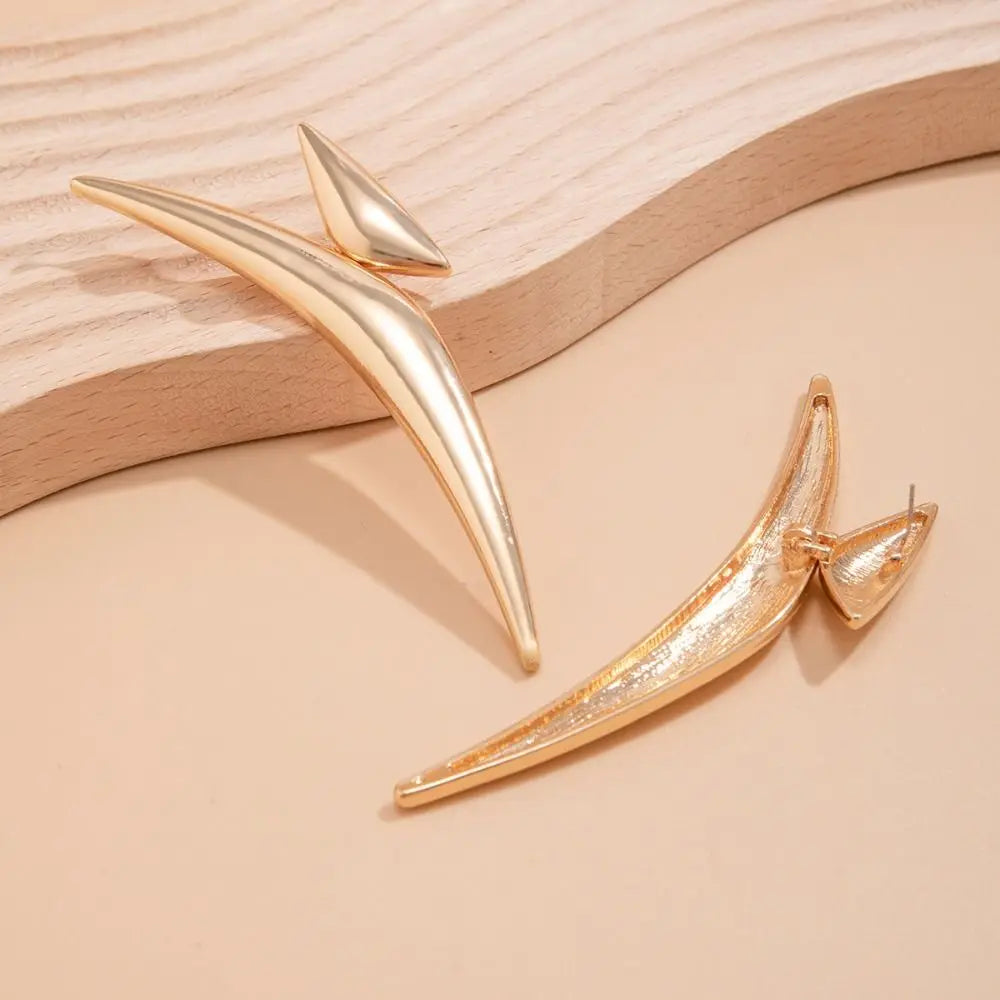 Arcé Point Earrings